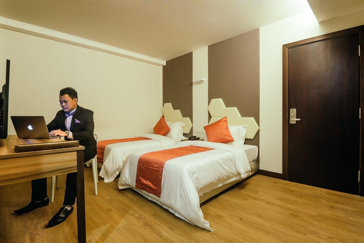 Memoire Hornbill Hotel Kuching Ngoại thất bức ảnh