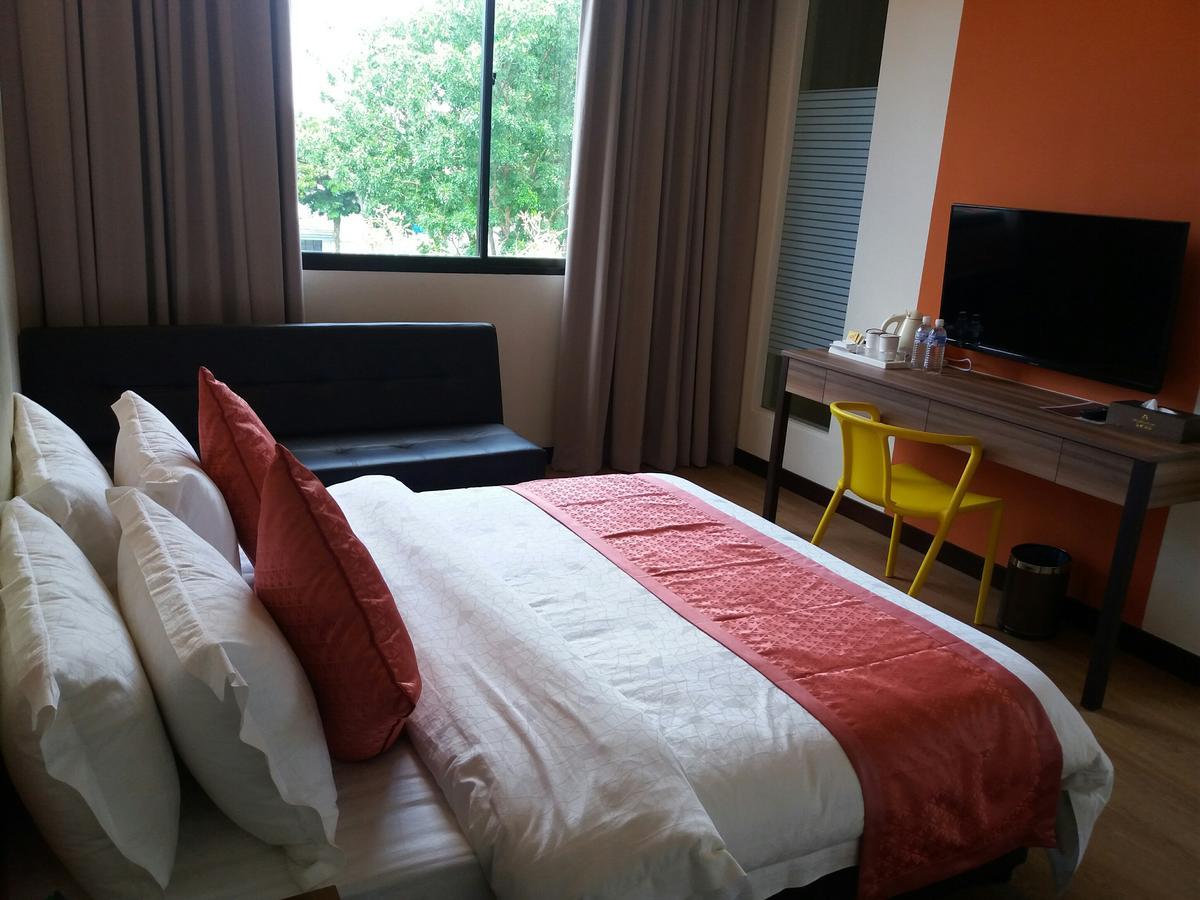 Memoire Hornbill Hotel Kuching Ngoại thất bức ảnh