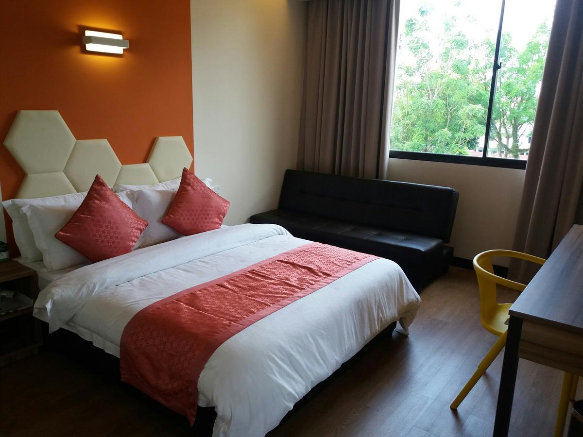 Memoire Hornbill Hotel Kuching Ngoại thất bức ảnh