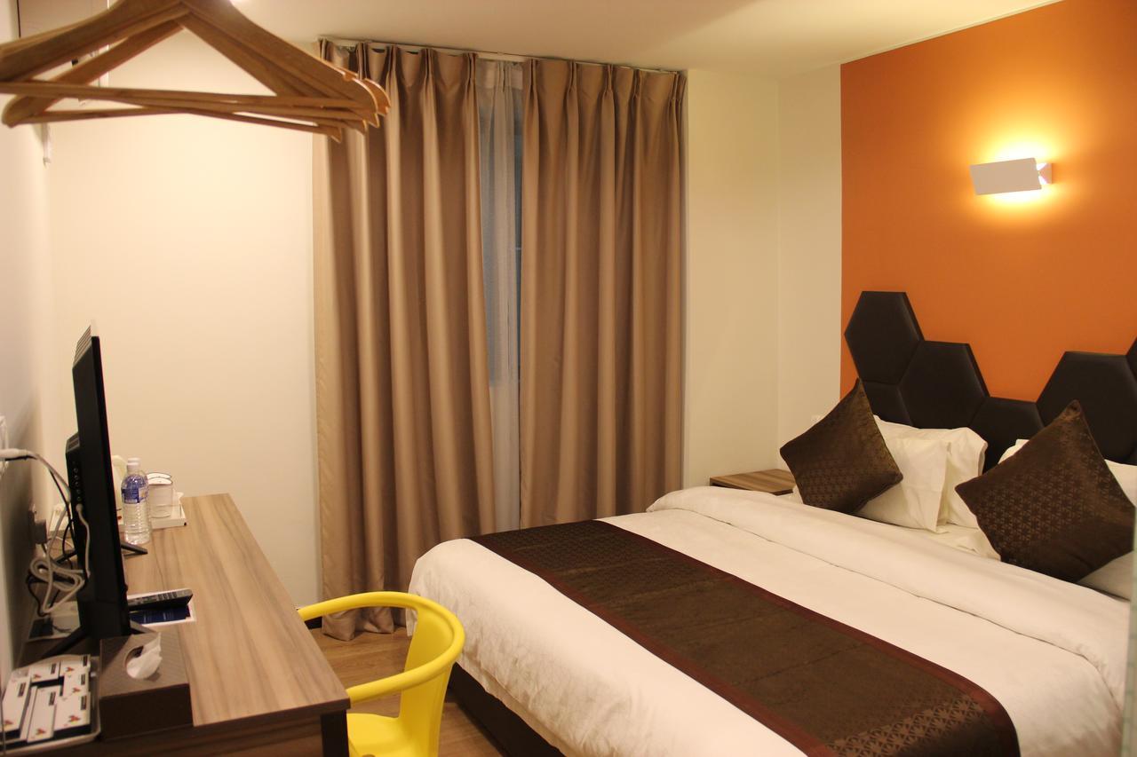 Memoire Hornbill Hotel Kuching Ngoại thất bức ảnh