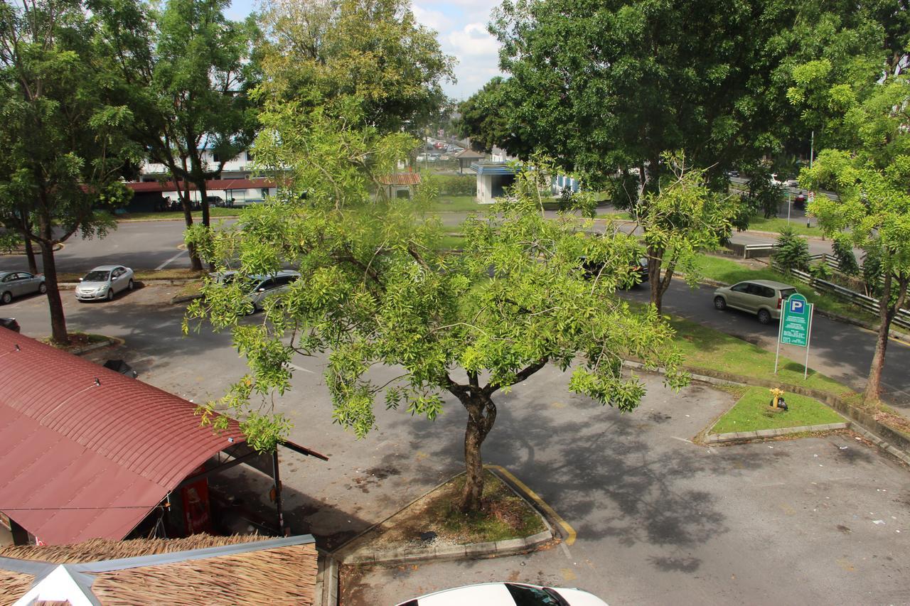Memoire Hornbill Hotel Kuching Ngoại thất bức ảnh