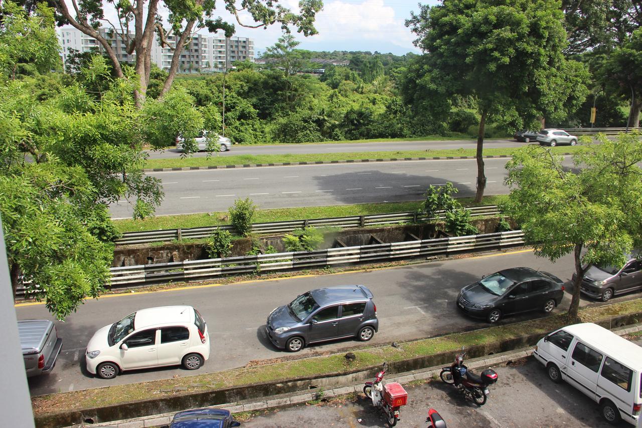 Memoire Hornbill Hotel Kuching Ngoại thất bức ảnh