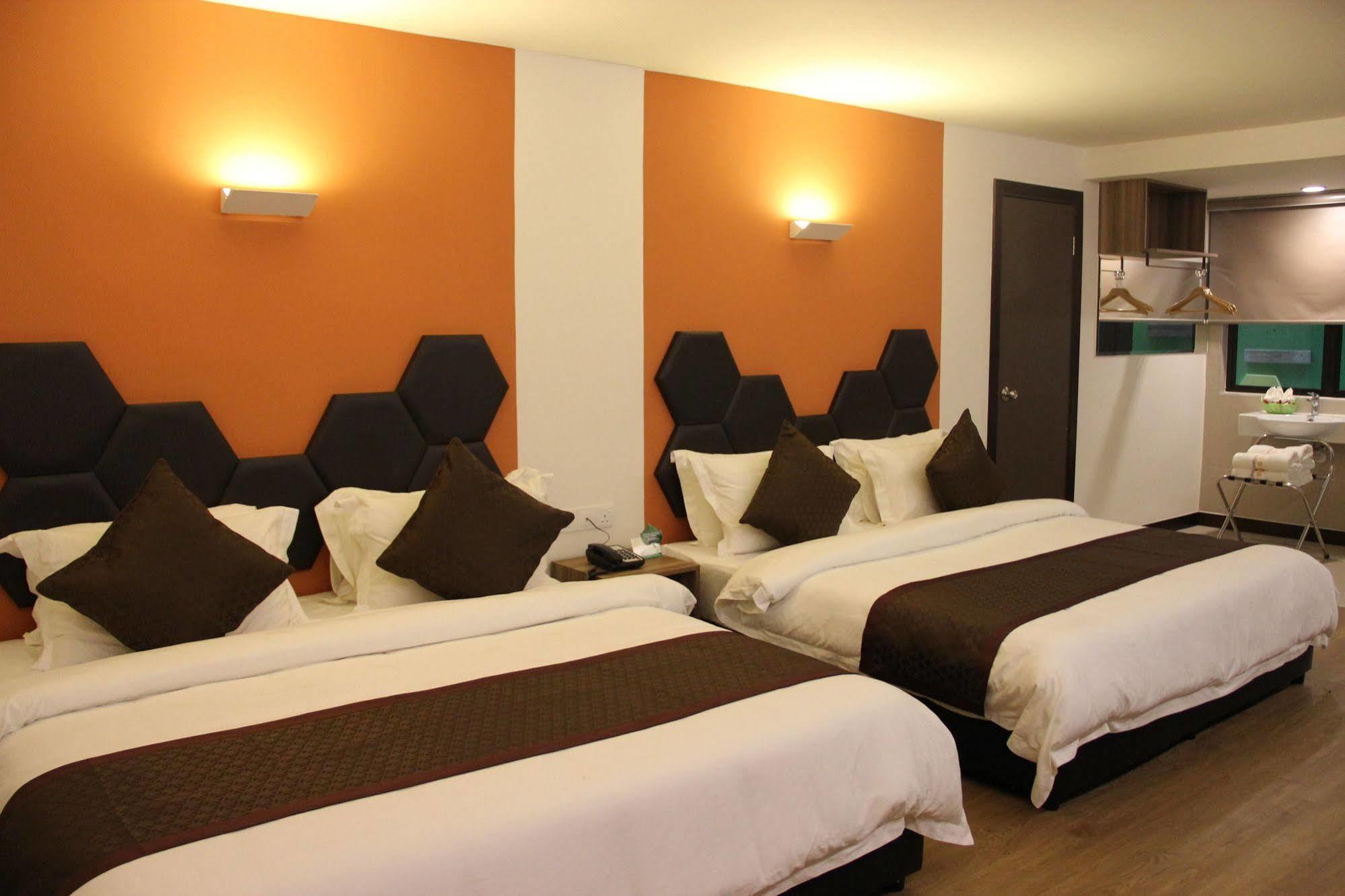 Memoire Hornbill Hotel Kuching Ngoại thất bức ảnh
