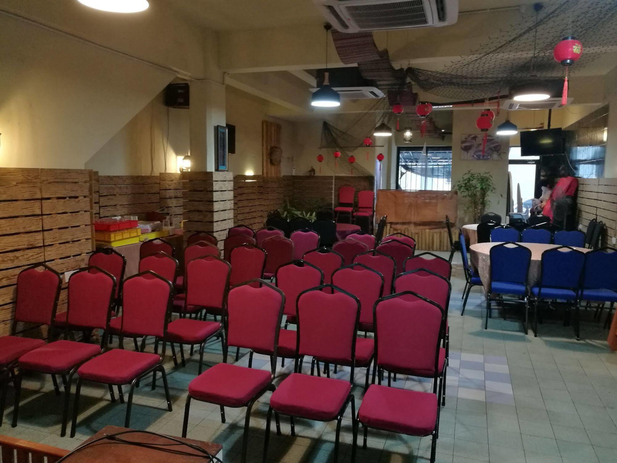 Memoire Hornbill Hotel Kuching Ngoại thất bức ảnh